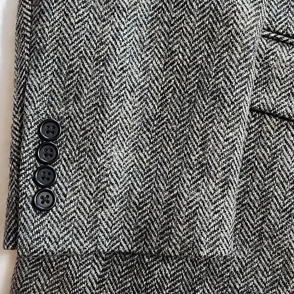 Men's Stafford Suit, Brown/Gray, Size 44R, Pre-Owned - Picture 4 of 11